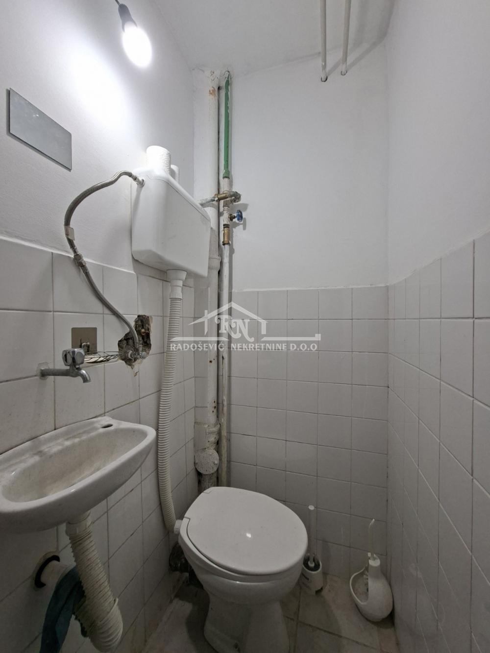 Slika 4 - Snežane Hrepevnik,  Lokal na prodaju, 9m2, 22.000€