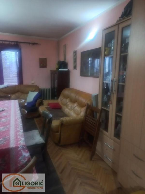 Slika 2 - Jovanke Radaković, Kuća na prodaju, 300m2, 347.000€