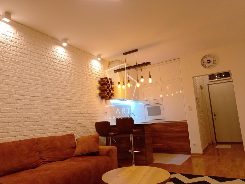 Slika 1 - Uroša Martinovića, Jednosoban stan za izdavanje, 32m2, 700€