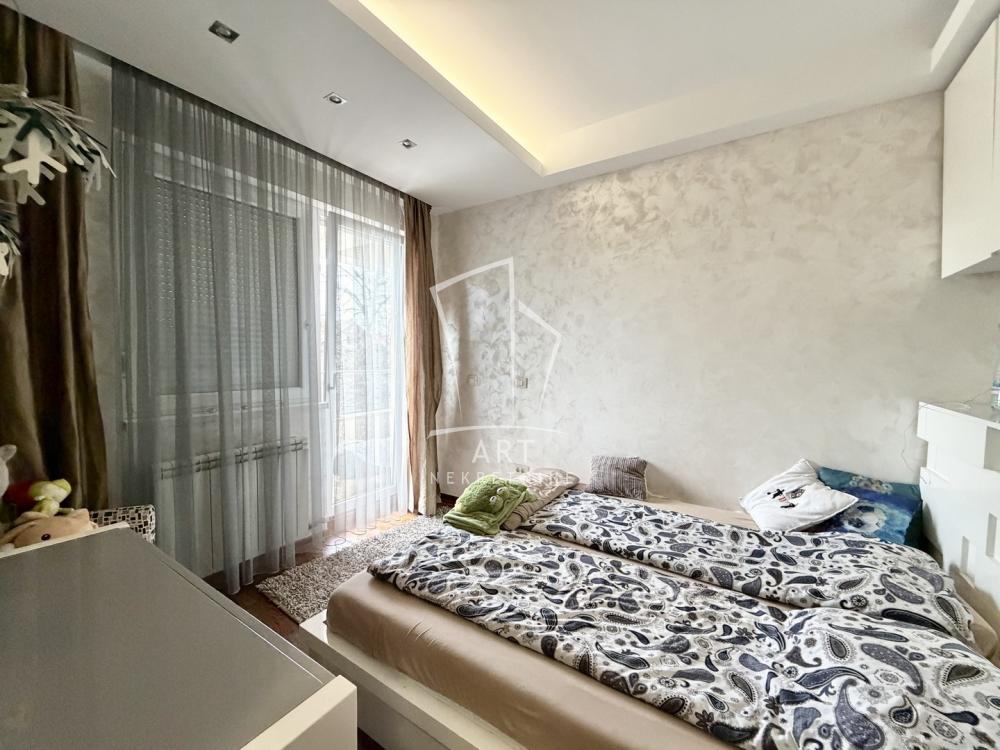 Slika 3 - Veljka Petrovića, Četvorosoban stan na prodaju, 123m2, 420.000€