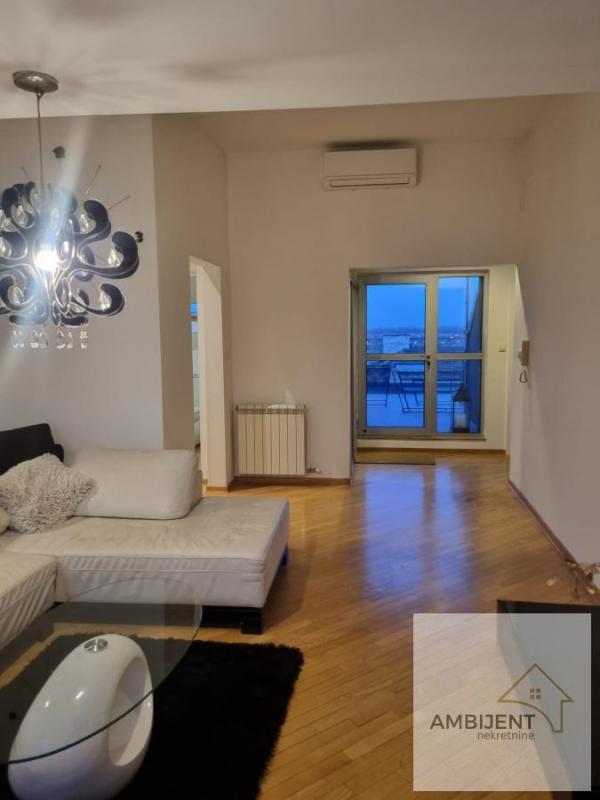 Slika 1 - Trosoban stan za izdavanje, 64m2, 900€