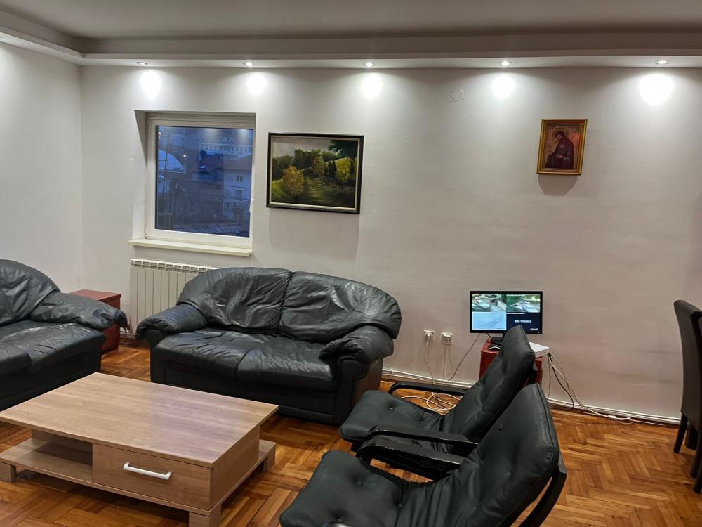Slika 1 - Sopoćanska, Trosoban stan za izdavanje, 120m2, 800€