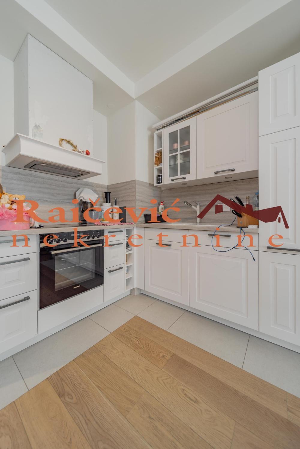 Slika 2 - Luke Celovica Trebinjca, Trosoban stan na prodaju, 74m2, 425.000€