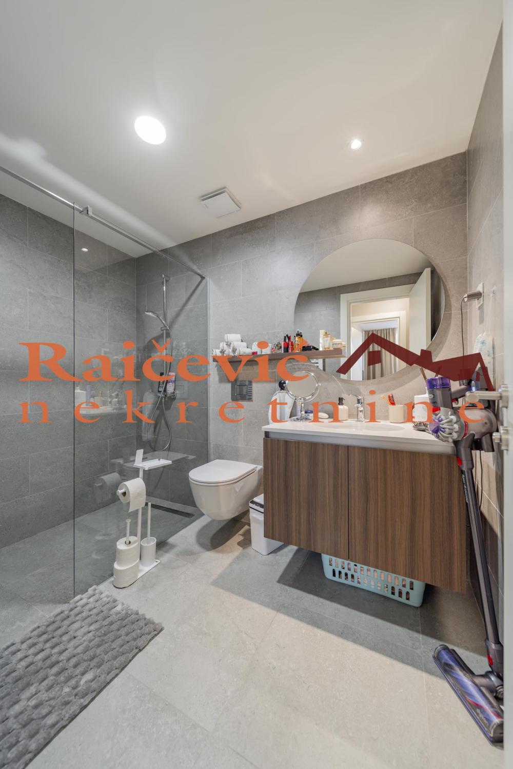 Slika 8 - Luke Celovica Trebinjca, Trosoban stan na prodaju, 74m2, 425.000€