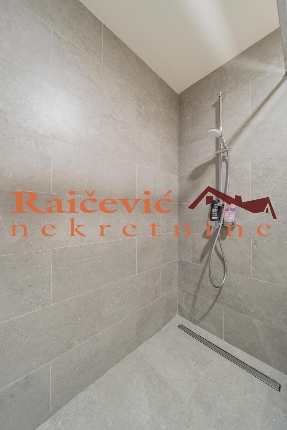 Slika 9 - Luke Celovica Trebinjca, Trosoban stan na prodaju, 74m2, 425.000€