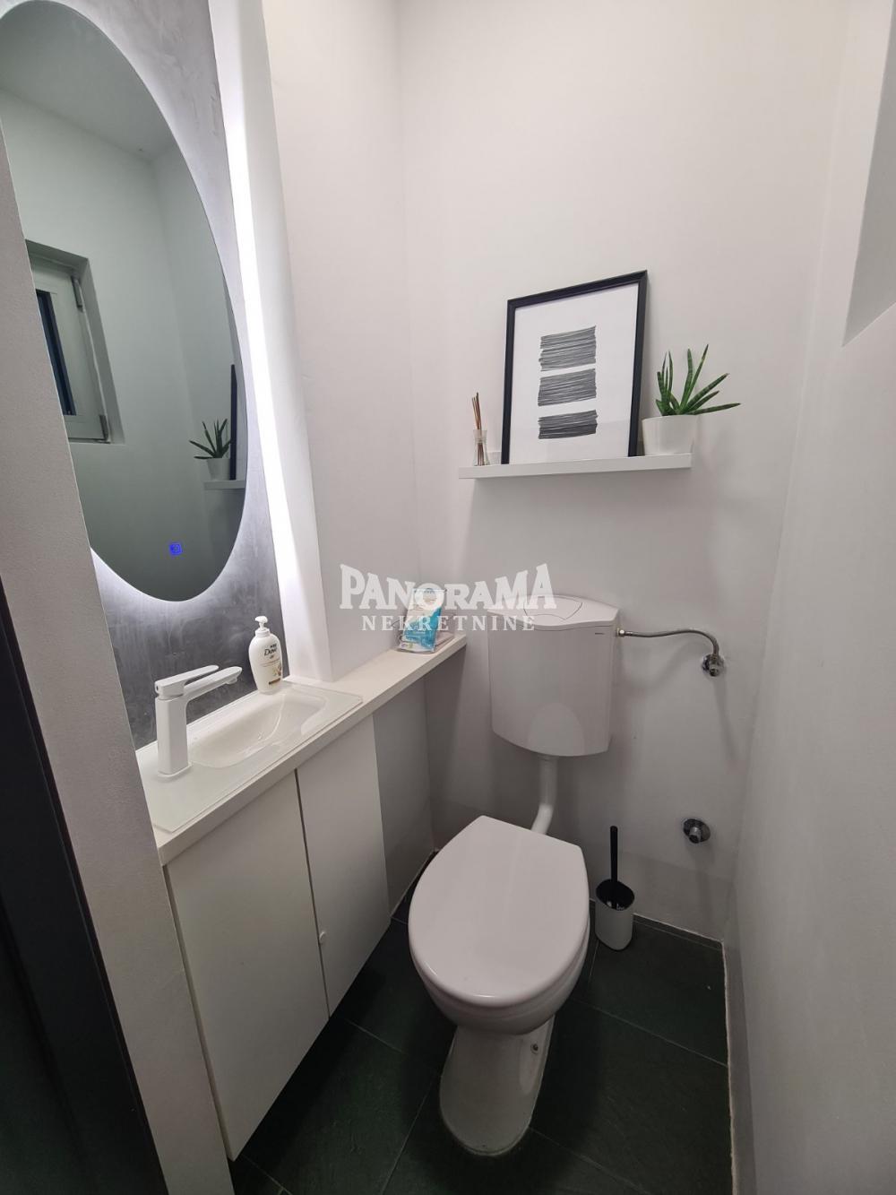 Slika 6 - Pere Todorovića,  Kuća na prodaju, 343m2, 690.000€