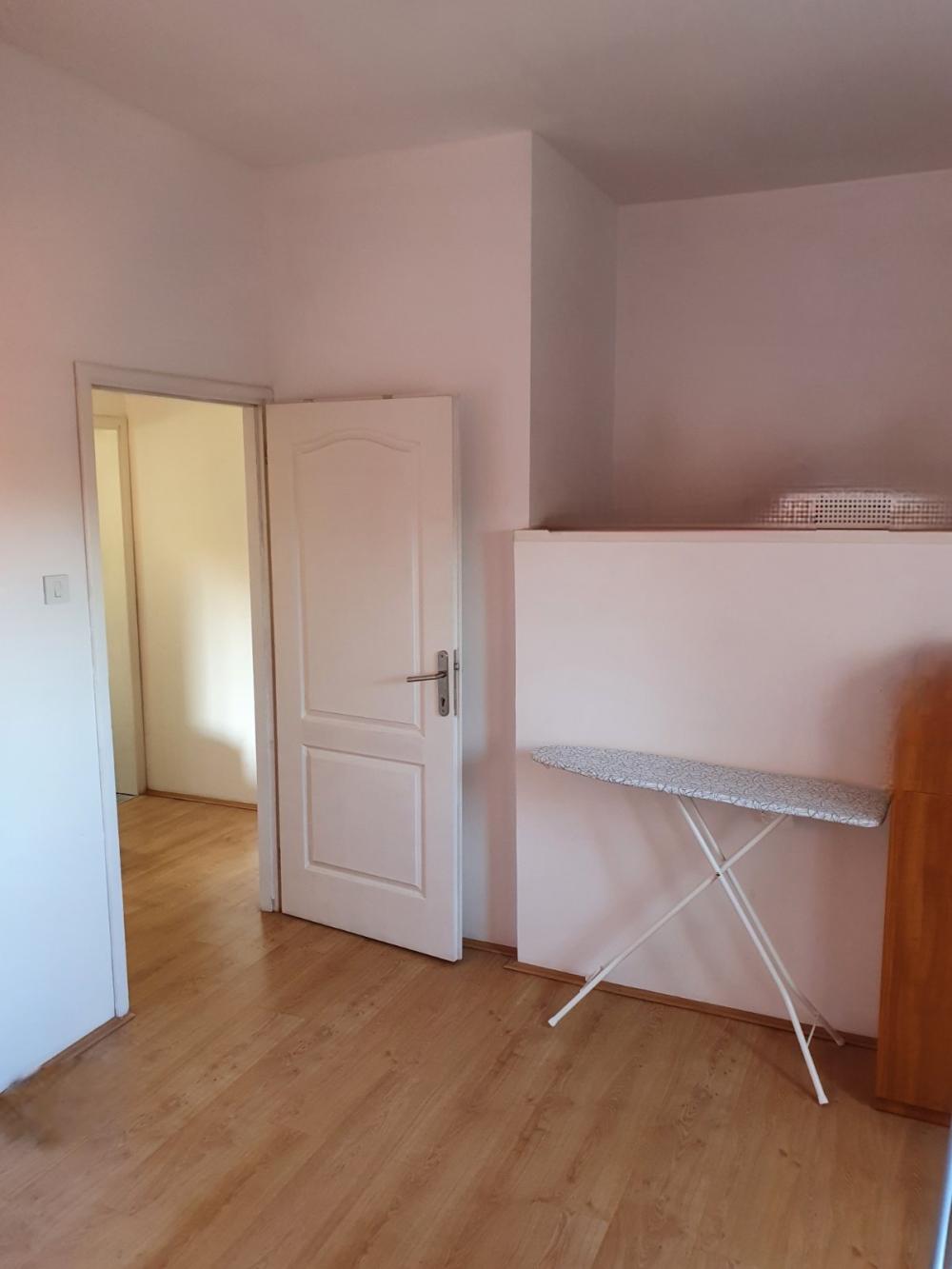 Slika 2 - Stepenička, Dvosoban stan za izdavanje, 53m2, 450€