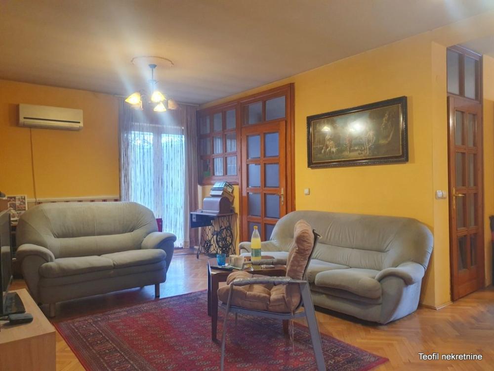 Slika 1 - Olge Jovanović,  Kuća na prodaju, 220m2, 560.000€