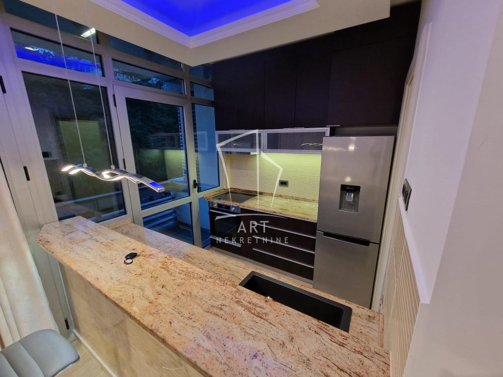 Slika 8 - Velisava Vulovića, Četvorosoban stan za izdavanje, 148m2, 2.400€