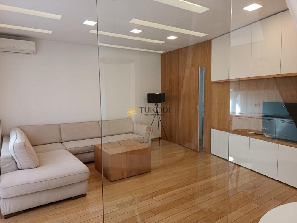 Glavna slika -Trosoban stan za izdavanje, 66m2, 1.300€