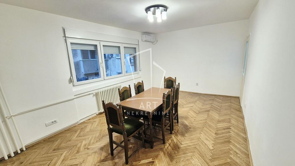 Slika 1 - Kneza Danila, Trosoban stan za izdavanje, 68m2, 1.200€