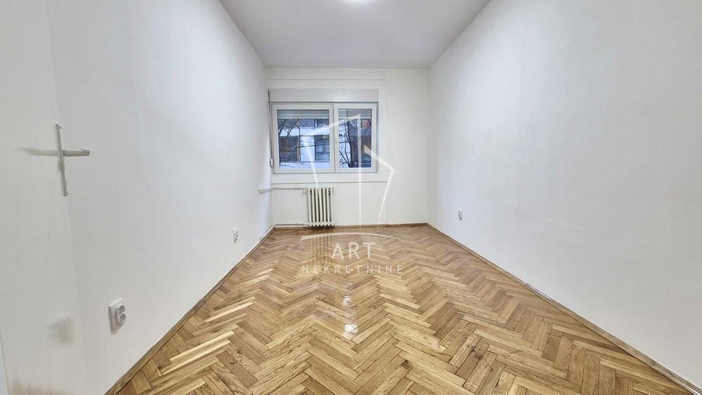 Slika 9 - Kneza Danila, Trosoban stan za izdavanje, 68m2, 1.200€