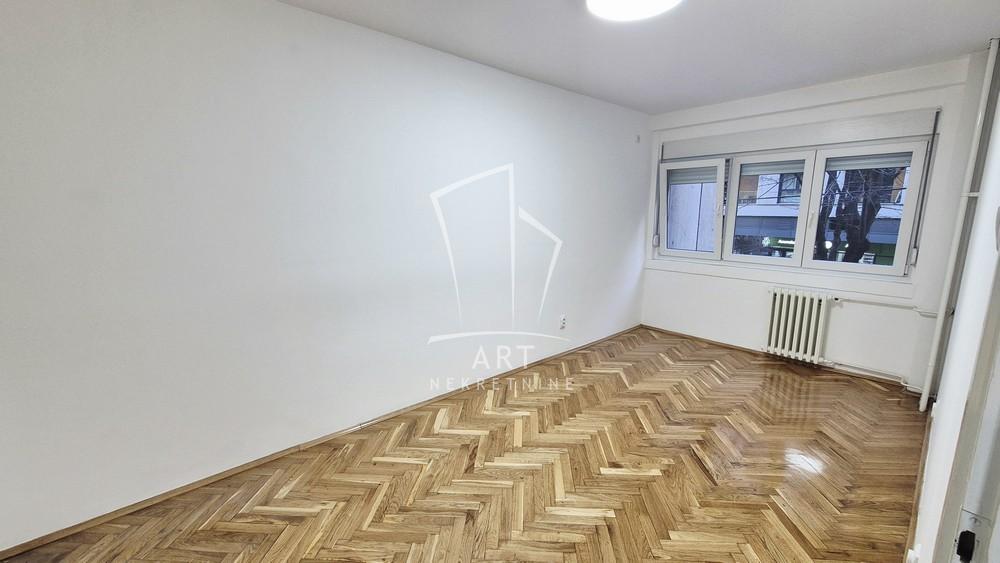 Slika 11 - Kneza Danila, Trosoban stan za izdavanje, 68m2, 1.200€