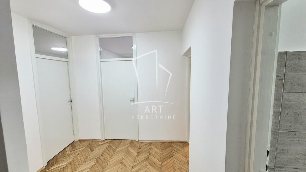 Slika 7 - Kneza Danila, Trosoban stan za izdavanje, 68m2, 1.200€