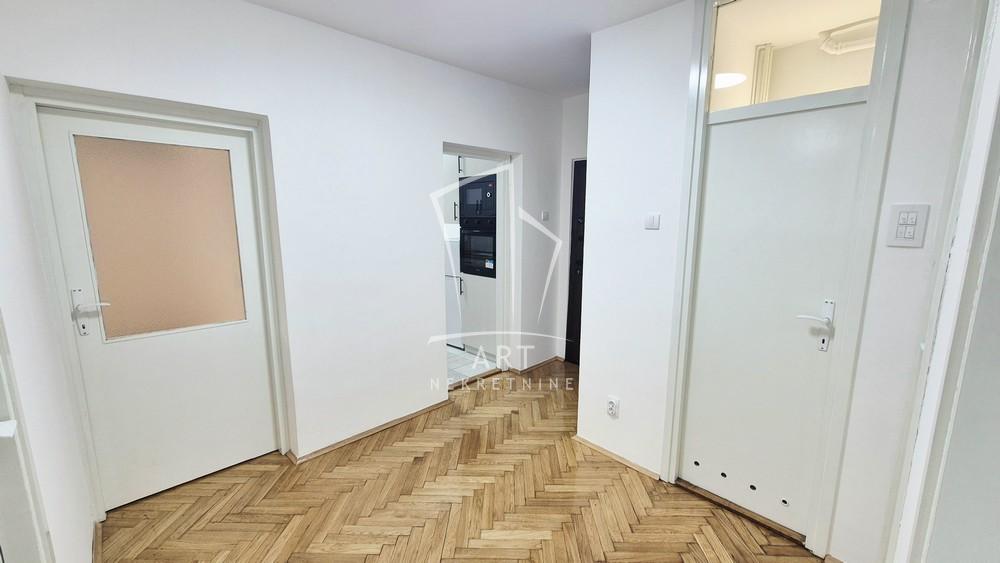 Slika 3 - Kneza Danila, Trosoban stan za izdavanje, 68m2, 1.200€