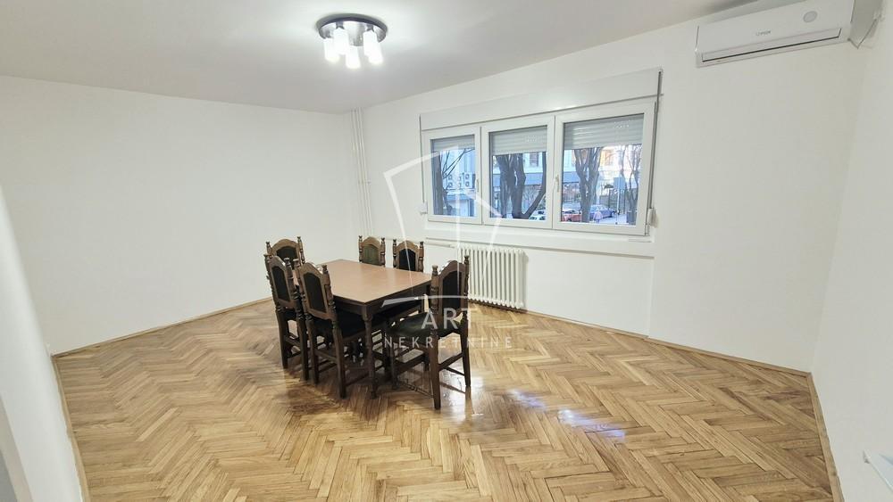 Glavna slika -Kneza Danila, Trosoban stan za izdavanje, 68m2, 1.200€