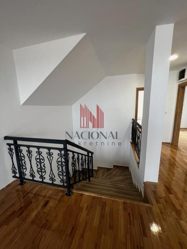 Slika 2 - MISELUK, Četvorosoban stan na prodaju, 80m2, 144.200€