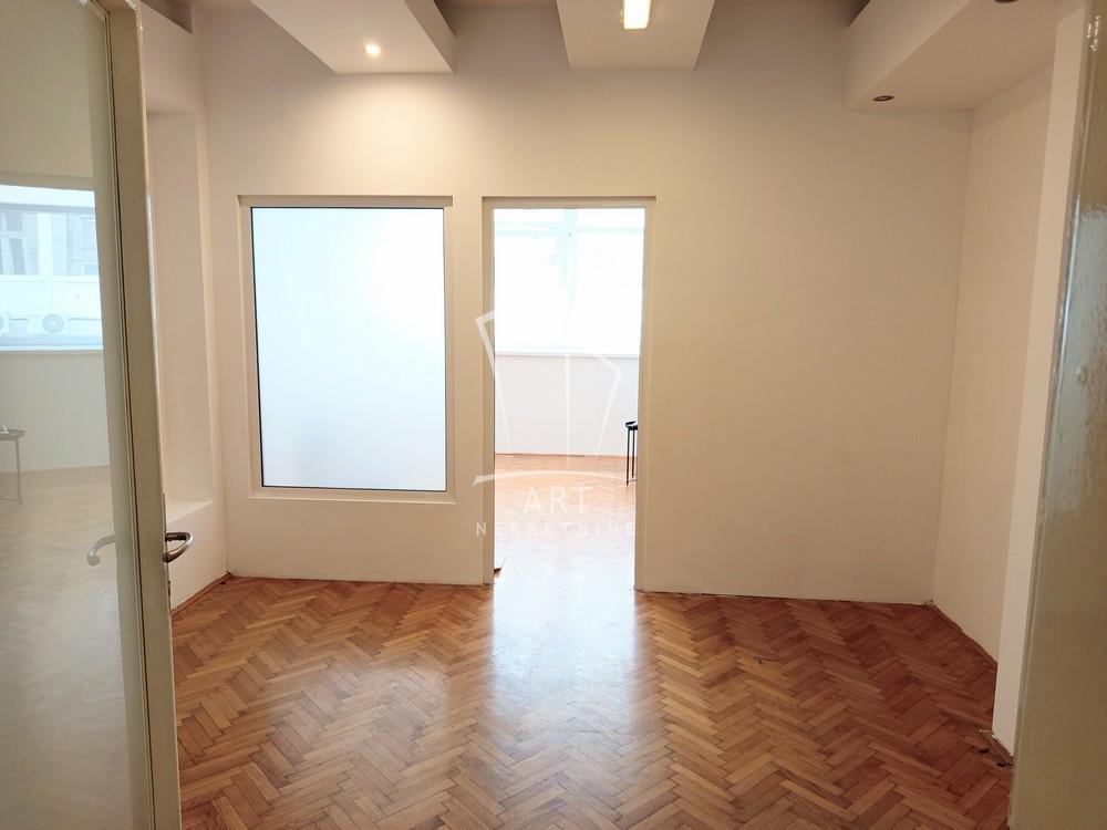 Slika 7 - Zmaj Jovina,  Lokal za izdavanje, 110m2, 1.400€