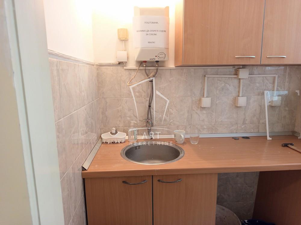 Slika 5 - Zmaj Jovina,  Lokal za izdavanje, 110m2, 1.400€