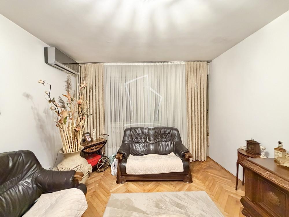 Slika 1 - Ugrinovačka, Trosoban stan na prodaju, 82m2, 229.900€