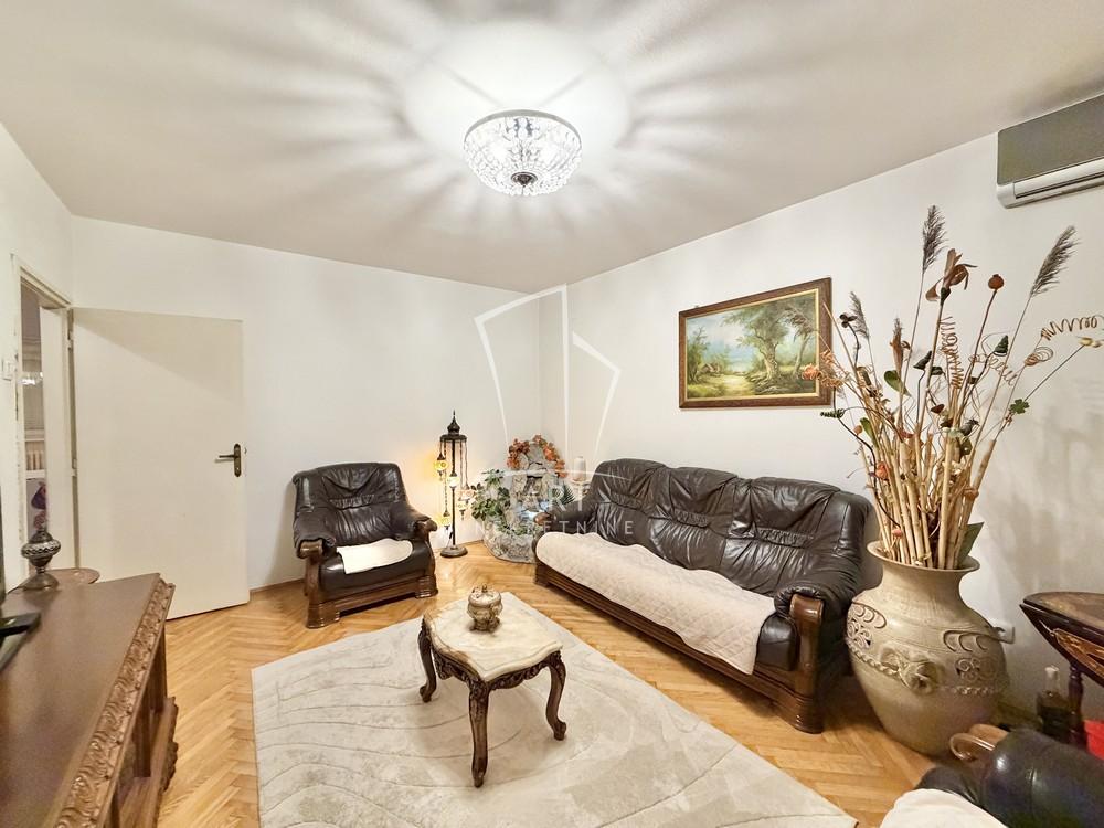 Slika 2 - Ugrinovačka, Trosoban stan na prodaju, 82m2, 229.900€