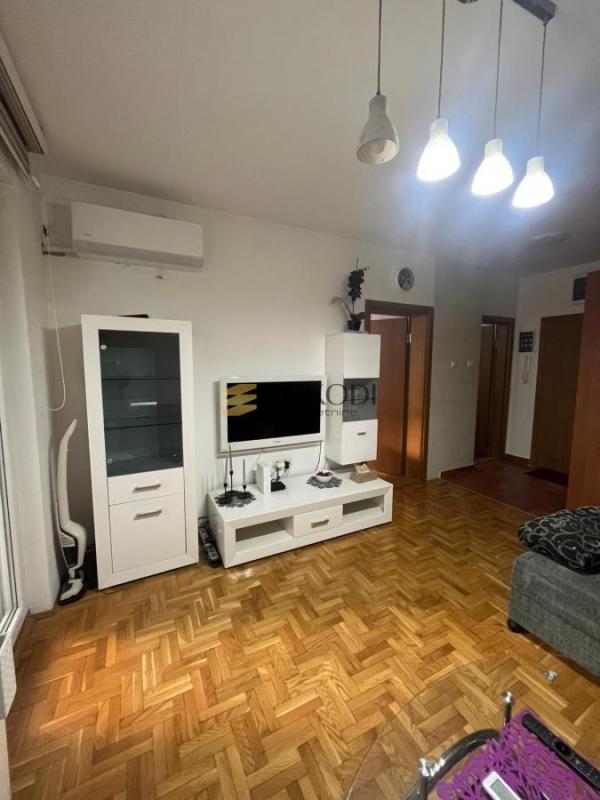 Slika 2 - Jednoiposoban stan za izdavanje, 40m2, 350€