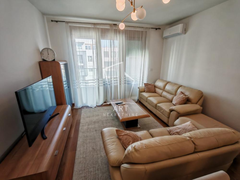 Slika 1 - Bulevar heroja sa Košara, Četvorosoban stan za izdavanje, 99m2, 1.800€