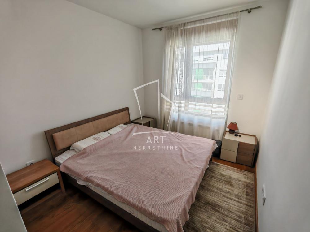 Slika 4 - Bulevar heroja sa Košara, Četvorosoban stan za izdavanje, 99m2, 1.800€