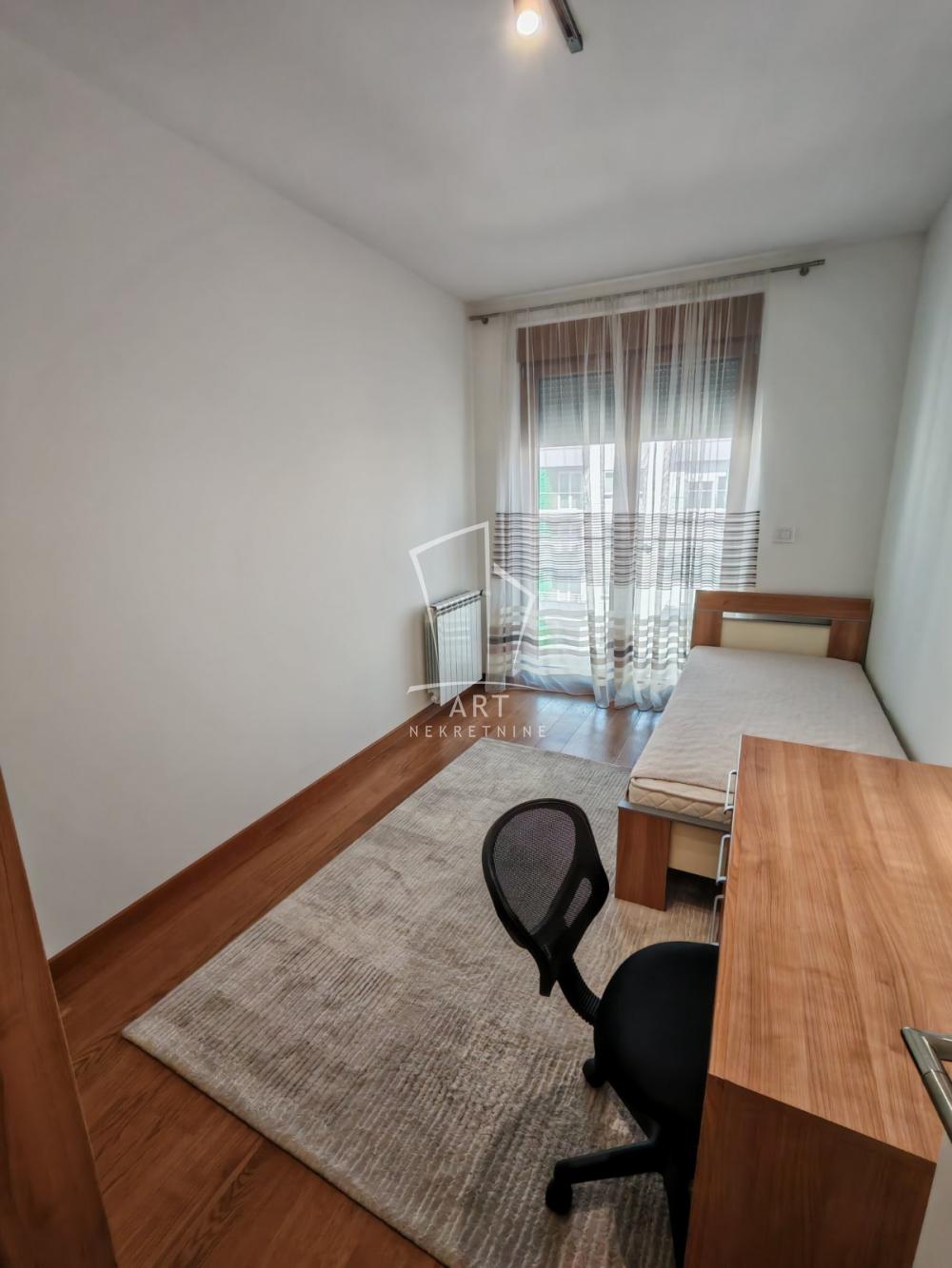 Slika 5 - Bulevar heroja sa Košara, Četvorosoban stan za izdavanje, 99m2, 1.800€