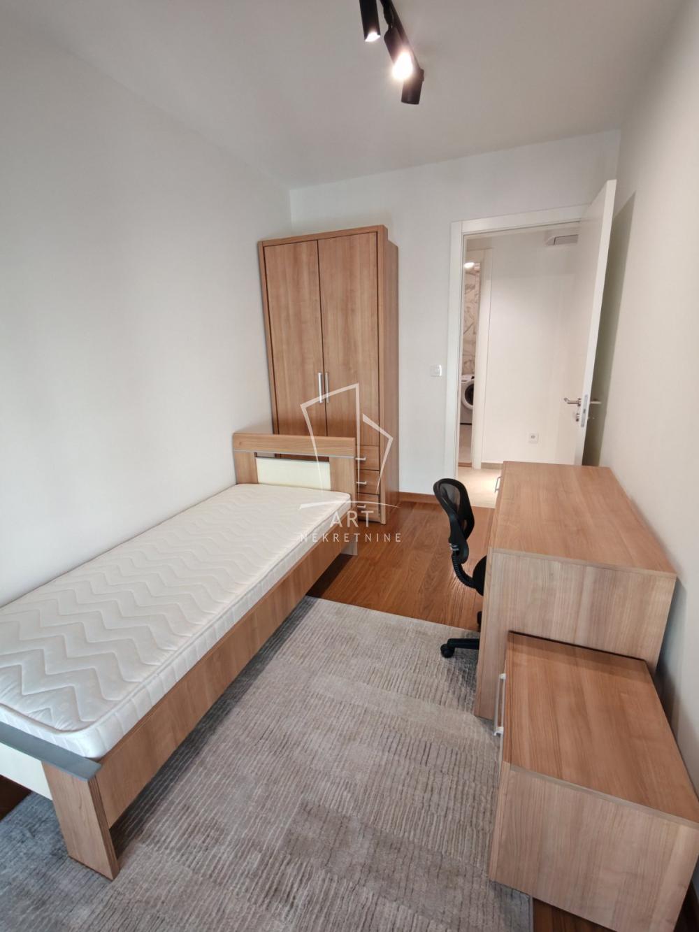 Slika 6 - Bulevar heroja sa Košara, Četvorosoban stan za izdavanje, 99m2, 1.800€