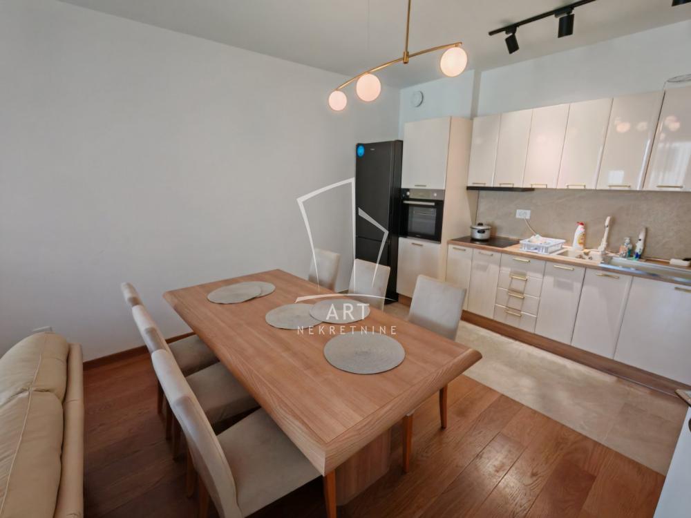 Slika 8 - Bulevar heroja sa Košara, Četvorosoban stan za izdavanje, 99m2, 1.800€