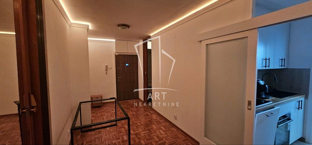 Slika 2 - Strugarska, Dvosoban stan za izdavanje, 57m2, 700€