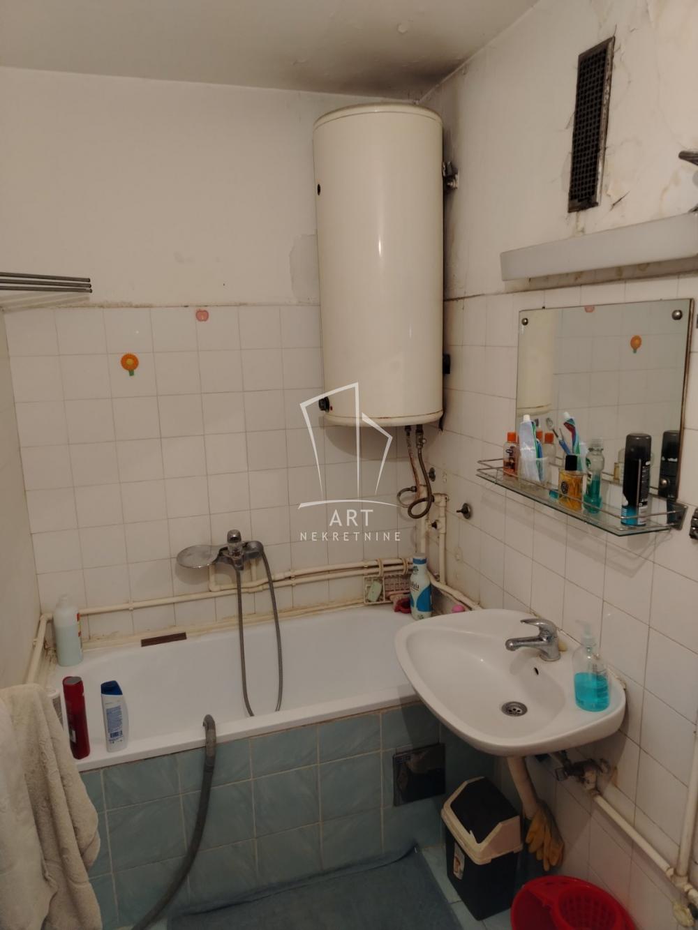 Slika 10 - 22. oktobra, Dvosoban stan na prodaju, 58m2, 215.000€