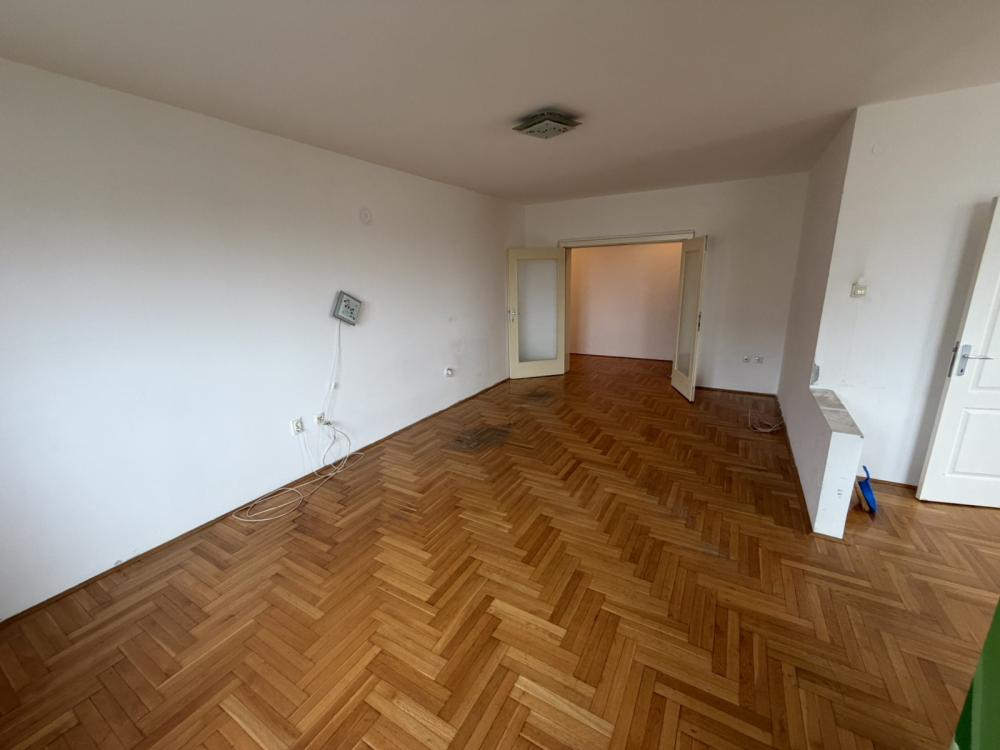 Slika 2 - Četvorosoban stan za izdavanje, 800€