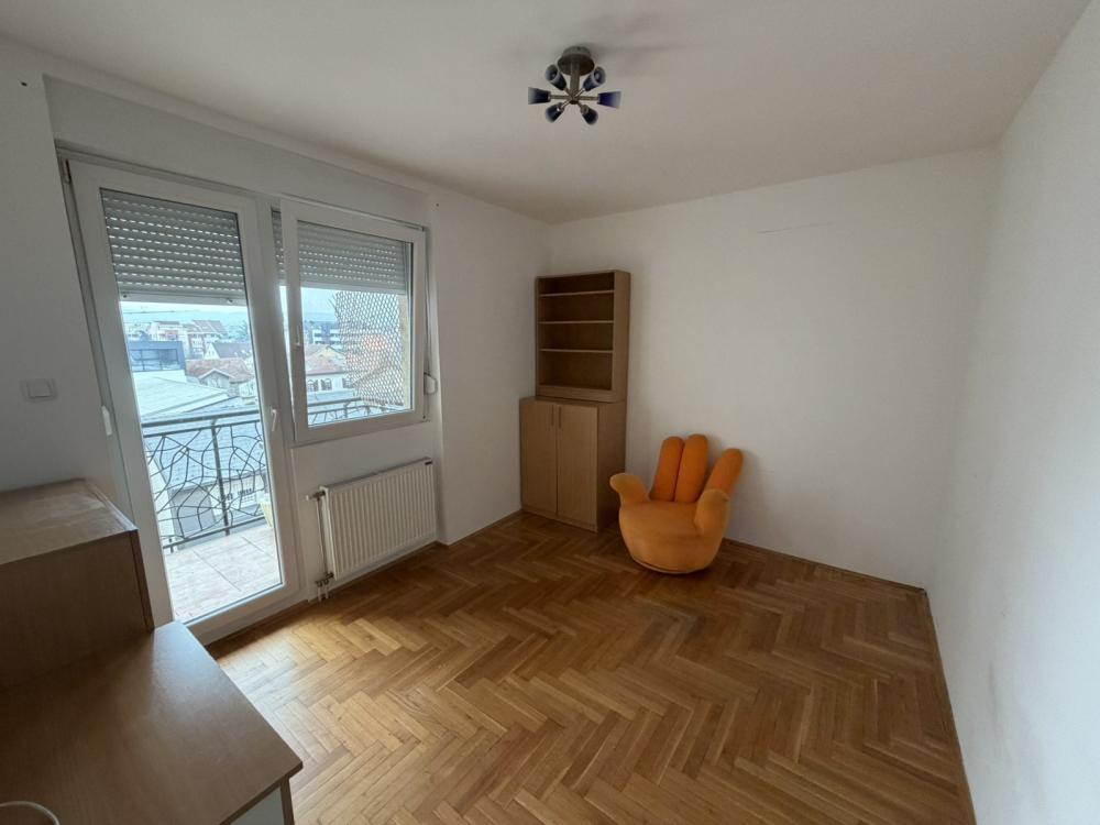 Slika 11 - Četvorosoban stan za izdavanje, 800€