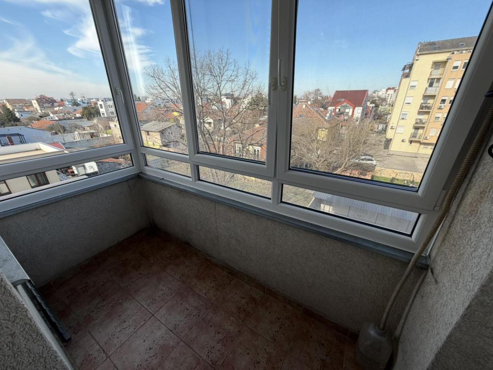 Slika 4 - Četvorosoban stan za izdavanje, 800€