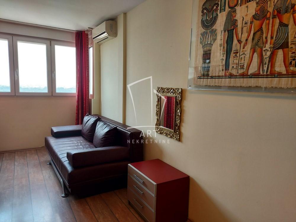 Slika 6 - Bulevar despota Stefana, Četvorosoban stan za izdavanje, 99m2, 1.200€