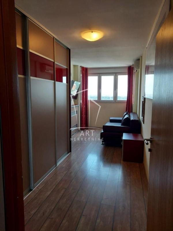 Slika 7 - Bulevar despota Stefana, Četvorosoban stan za izdavanje, 99m2, 1.200€