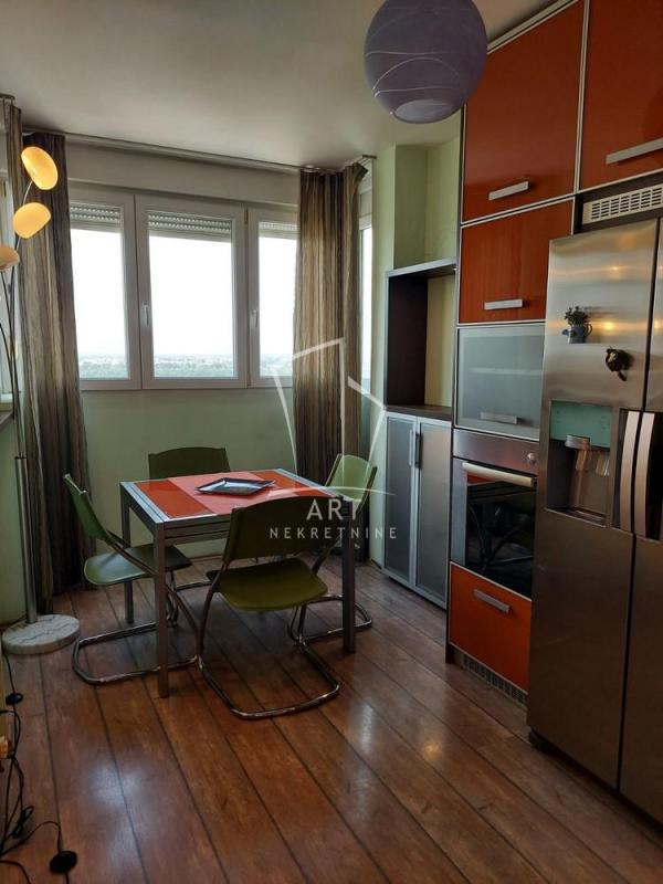 Slika 3 - Bulevar despota Stefana, Četvorosoban stan za izdavanje, 99m2, 1.200€