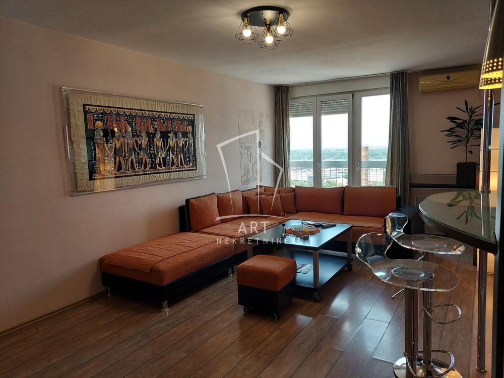 Slika 1 - Bulevar despota Stefana, Četvorosoban stan za izdavanje, 99m2, 1.200€