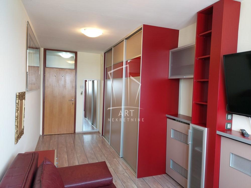 Slika 8 - Bulevar despota Stefana, Četvorosoban stan za izdavanje, 99m2, 1.200€