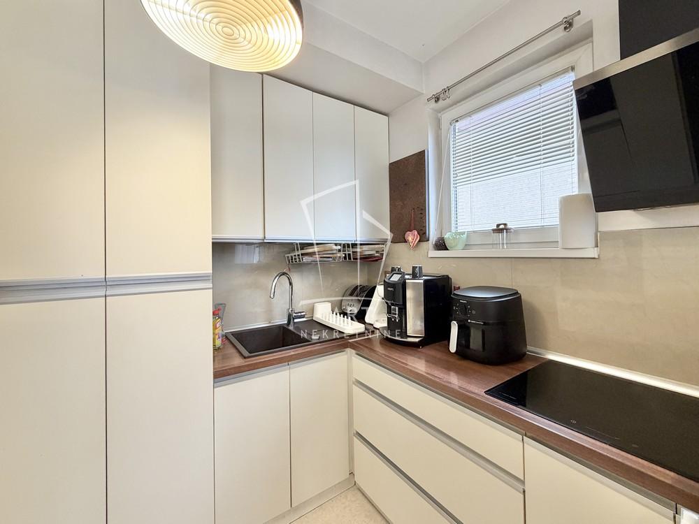 Slika 4 - Cankareva, Četvorosoban stan na prodaju, 98m2, 370.000€