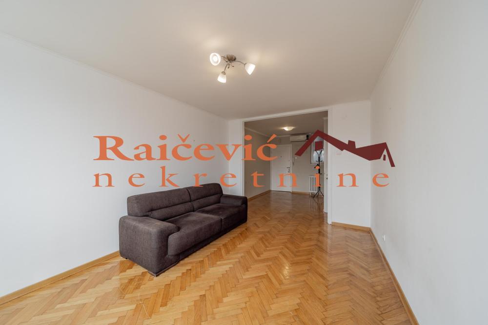 Slika 2 - Otona Zupancica, Trosoban stan na prodaju, 72m2, 254.000€