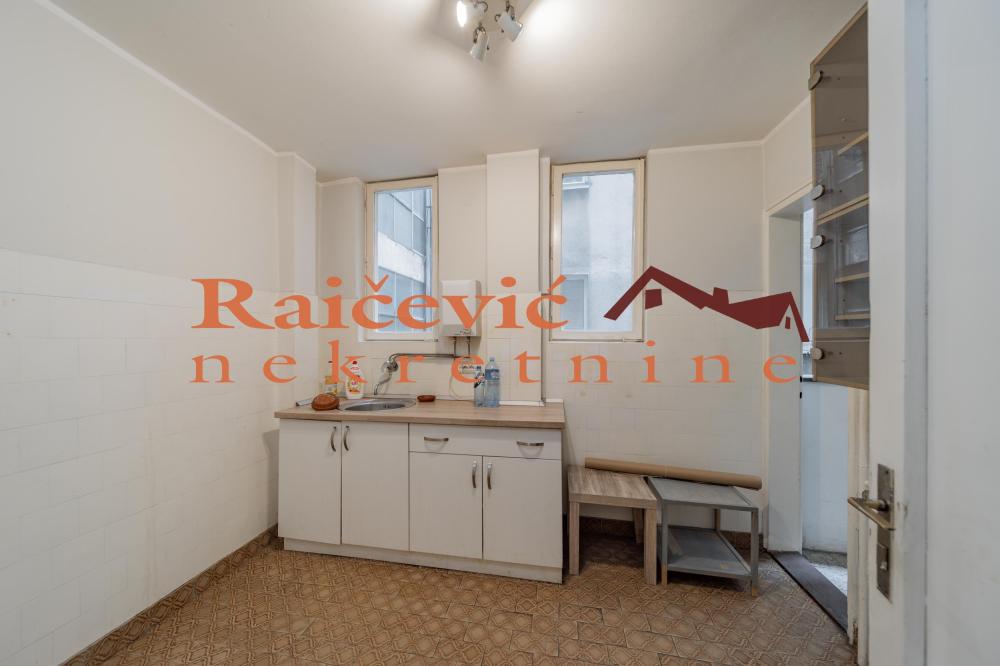 Slika 8 - Otona Zupancica, Trosoban stan na prodaju, 72m2, 254.000€