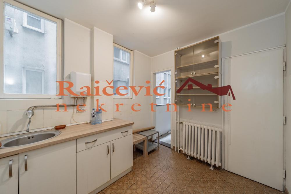 Slika 9 - Otona Zupancica, Trosoban stan na prodaju, 72m2, 254.000€