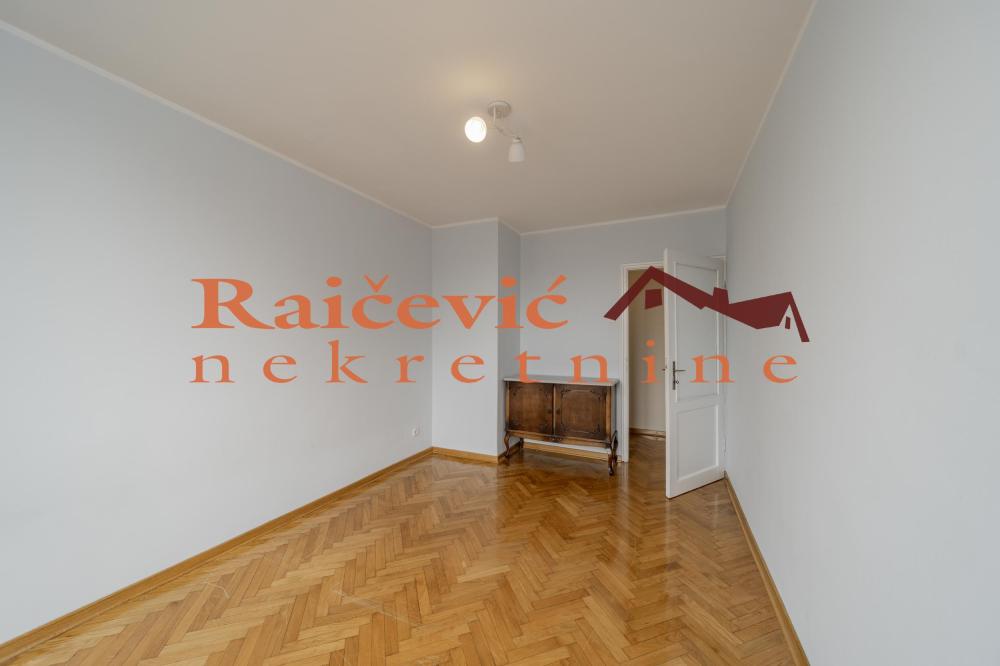 Slika 11 - Otona Zupancica, Trosoban stan na prodaju, 72m2, 254.000€