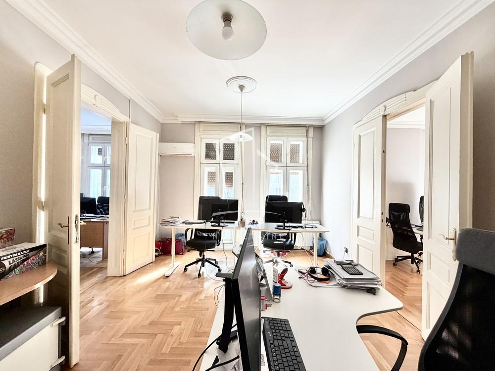 Slika 4 - Bulevar Despota Stefana,  Lokal za izdavanje, 130m2, 1.400€