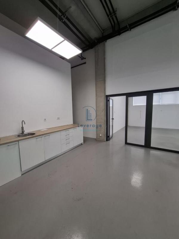 Slika 4 - Milutina Milankovića,  Lokal za izdavanje, 86m2, 1.548€