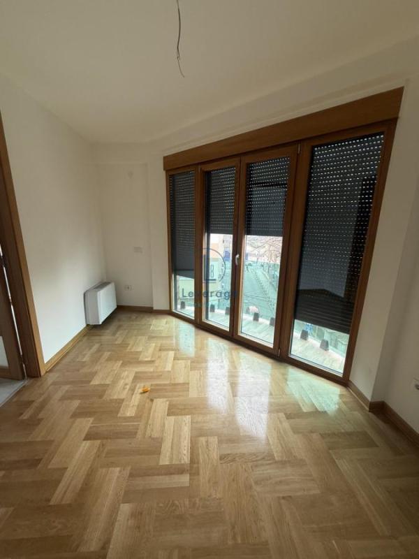 Slika 4 - Zahumska,  Lokal za izdavanje, 130m2, 2.000€