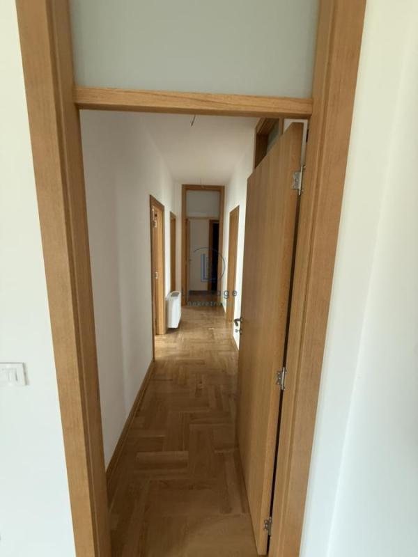 Slika 10 - Zahumska,  Lokal za izdavanje, 130m2, 2.000€